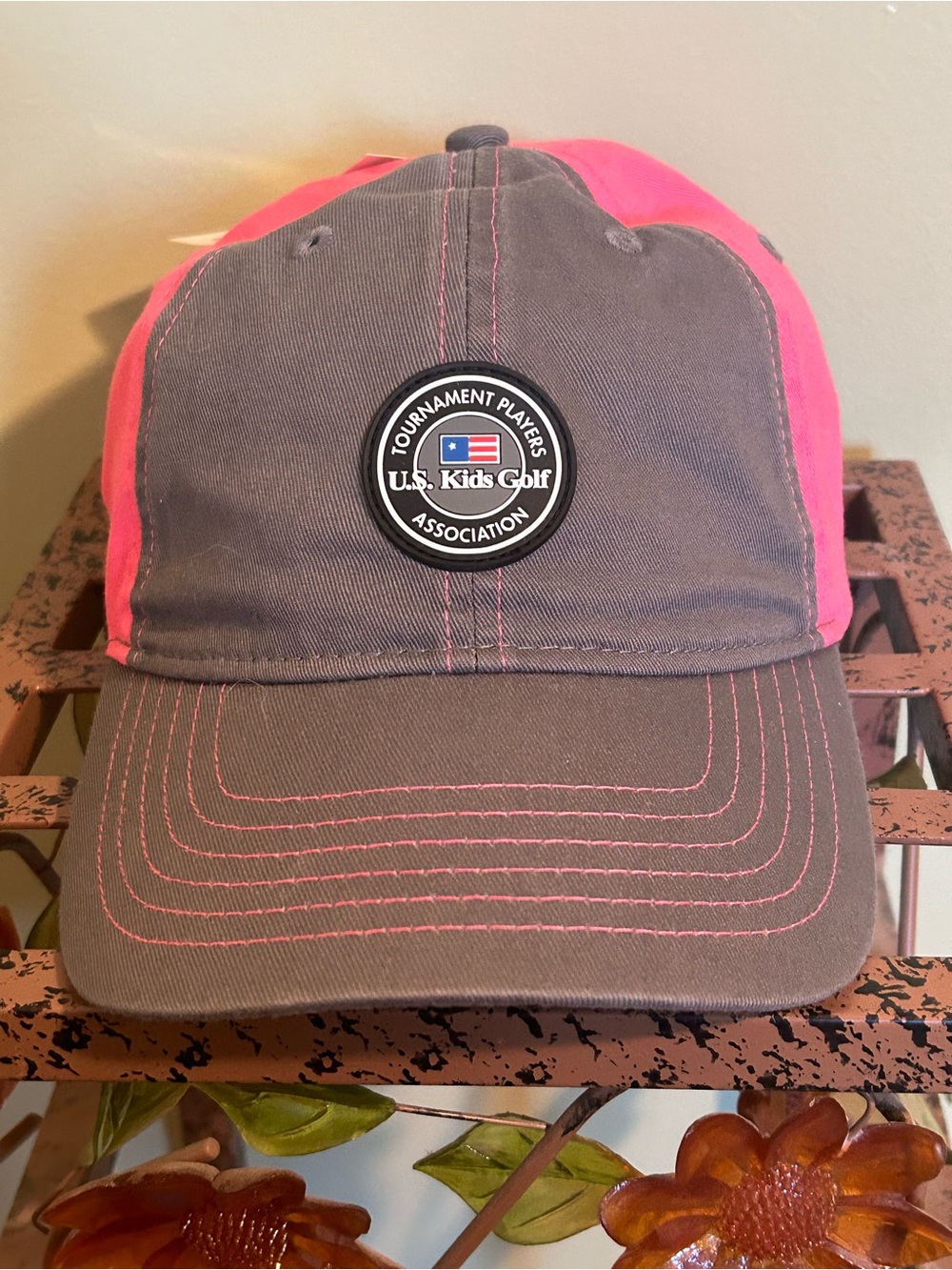 U.S. Kids Golf Caddie Hat NWT Pink Grey Tournament Players Association Adult Cap